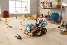 LEGO BOOST 17101 Programmierbares Roboticset LEGO_BOOST_MTR_ALONE_V011 2.jpg